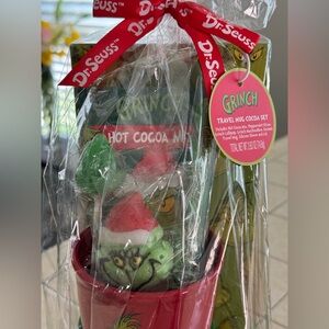 The Grinch Travel Hot Cocoa Set